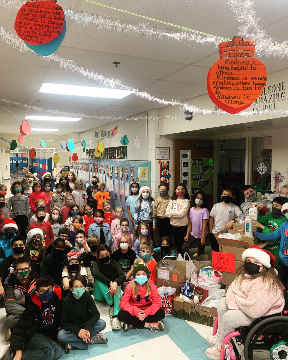 Any gift that is given is beautiful! #KindnessMatters #givingback #ForwardTogetherD205 <a href="/MercyHome/">Mercy Home</a> <a href="/JacksonD205/">Jackson Elementary</a>  <a href="/Lisa86172246/">Lisa</a>