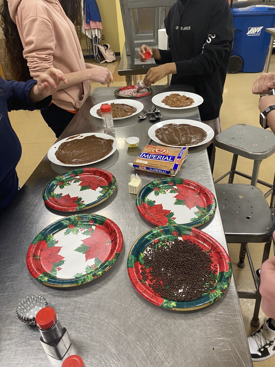 Ms. Reagan tweet media