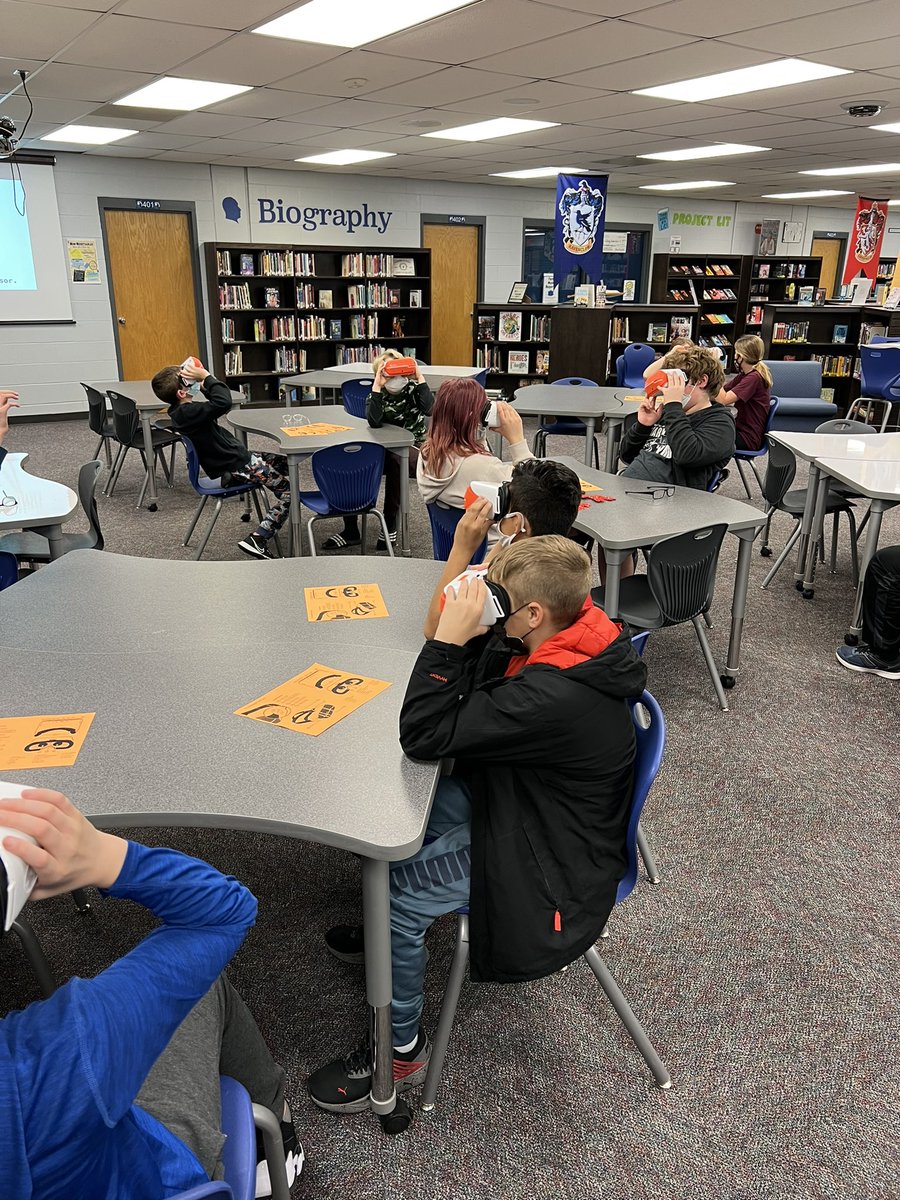 DrGriff321's tweet photo. Mrs.True’s class is visiting ancient Egypt today through virtual reality! @LibertyLMS #lmssoars https://t.co/L5c4K60kps