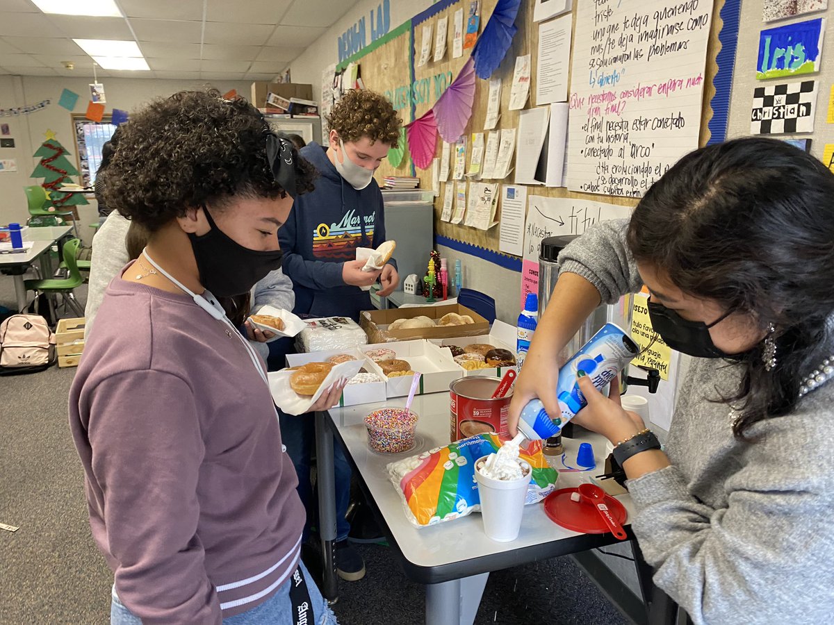 DirectoraDanya's tweet photo. Nothing better on a cold, rainy day than hot chocolate and a great book.  Great literature circles in @ProfeLSanchez’s class. ☕️📚💜@BosLangAcademy @CajonValleyUSD @MtraRamosR https://t.co/IUR9N65lXe