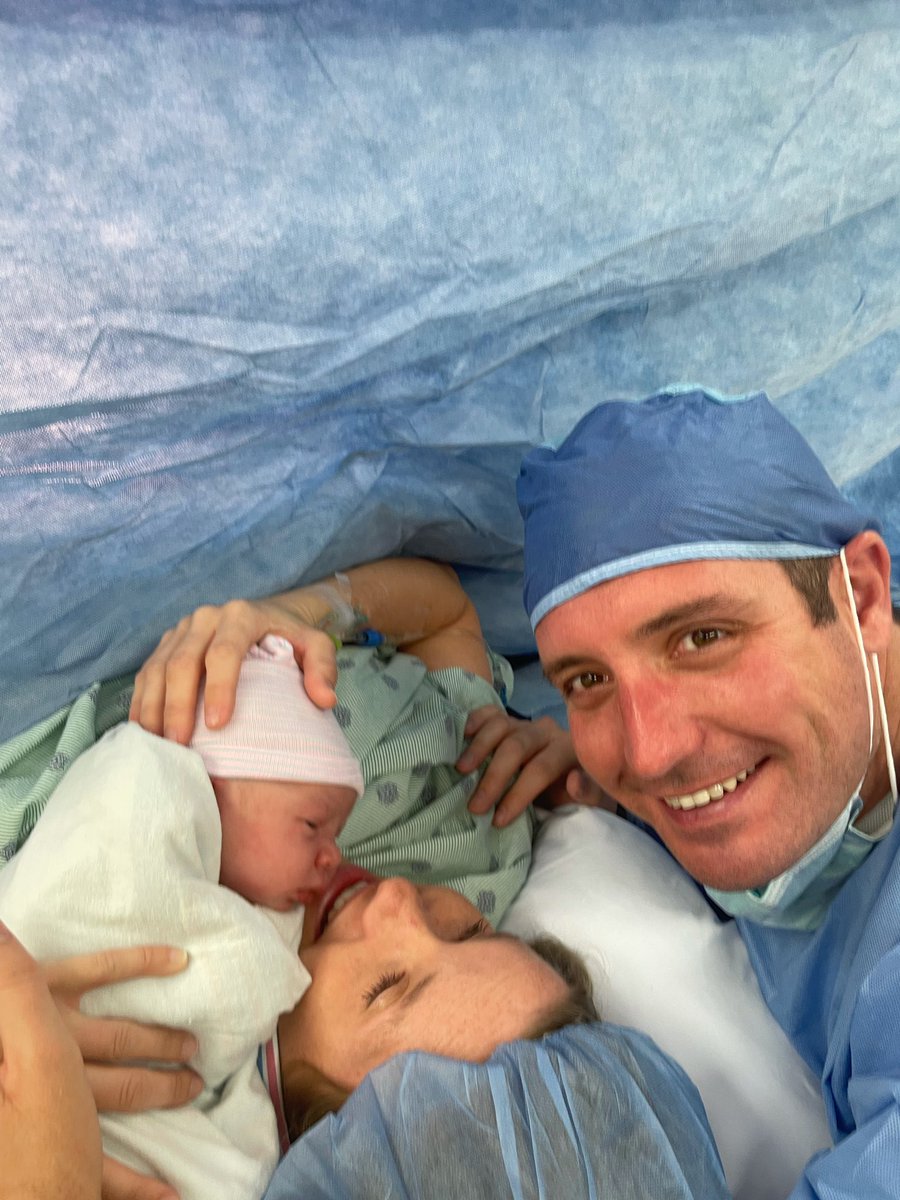 PaigeWhite0413's tweet image. Baby Eamon has arrived in Paradise!! Everyone is doing great! 💙@Brian_E_White_