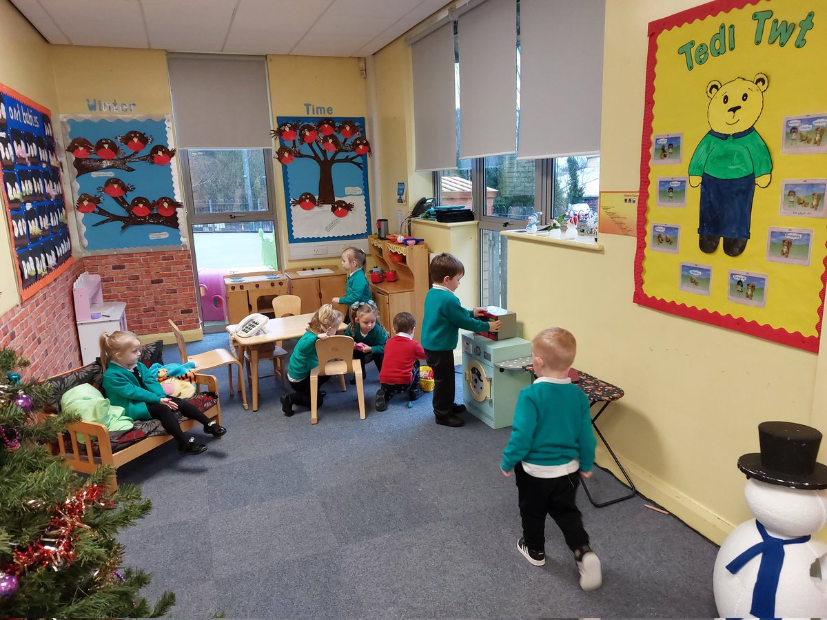 It's been a day of singing, jigsaws, pencil control activities with a white board and pen, water play, reading with our friends in the book corner, making the biggest towers we can with Duplo and of course splashing and dashing in the rain...😃<a href="/Ogmorep/">Ogmore Vale Primary</a> <a href="/UNCRCArticle31/">Article 31</a>