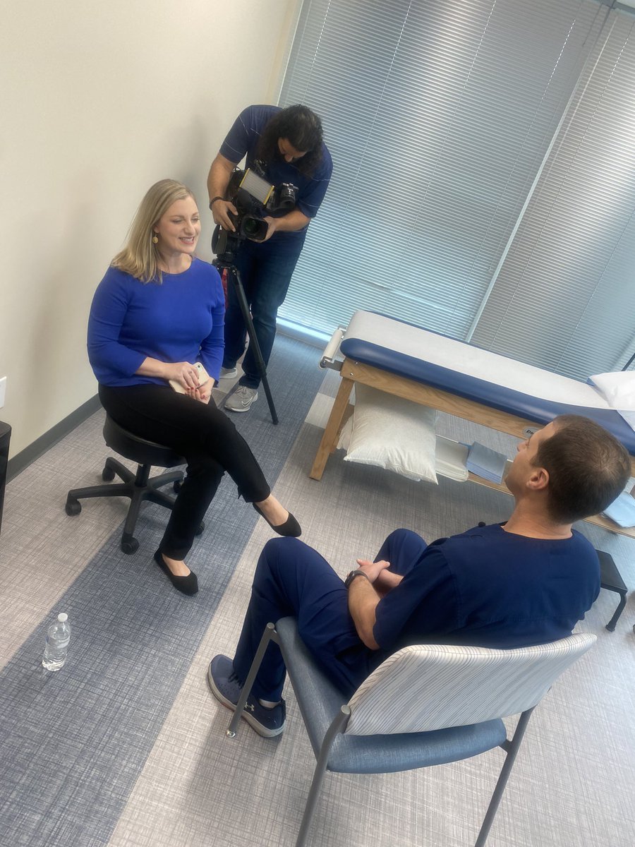 TSAOG_Ortho's tweet photo. We rely on PAs/NPs to keep up w/the demand of patient care.
Tune in to @ksatnews tonight at 6pm as they interview our very own Alizandra Torok, PA-C and Dr. Justin Robbins about the role of PAs/NPs at @TSAOG_Ortho! #teamtsaog https://t.co/Il04HfTqS3