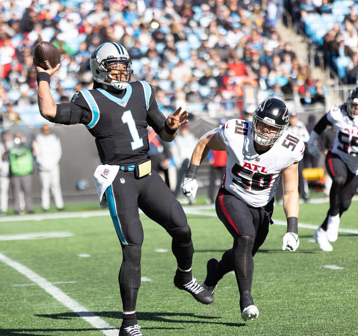 charlottevibe's tweet photo. #MattRhule left open the possibility of platooning the QB position during the week .
Do you agree with his decision ?
#keeppounding🏈💙 #panthersforlife #panthersgame #panthersnation #gopanthers🏈 https://t.co/MXBTCsbf1a