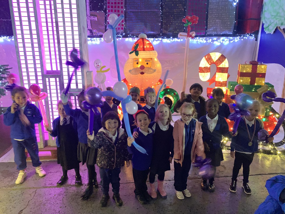 MrsQuigley2016's tweet photo. P1Q had the most amazing morning having breakfast with Santa 🎅🏻 thank you so much @GYIP1994 @CaringCity @Urban_Fox_Club for putting together such an amazing event for our children 😊 #breakfastwithsanta #community #xmas @PirieParkPS https://t.co/hKSZ059ly2