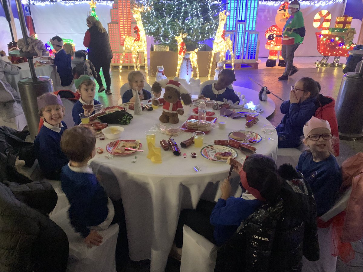 MrsQuigley2016's tweet photo. P1Q had the most amazing morning having breakfast with Santa 🎅🏻 thank you so much @GYIP1994 @CaringCity @Urban_Fox_Club for putting together such an amazing event for our children 😊 #breakfastwithsanta #community #xmas @PirieParkPS https://t.co/hKSZ059ly2