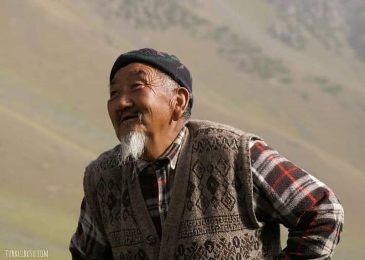 старик аксакал. дед казах. казахстанские старики. дедушка казах. аксакалы в кыргызстане.