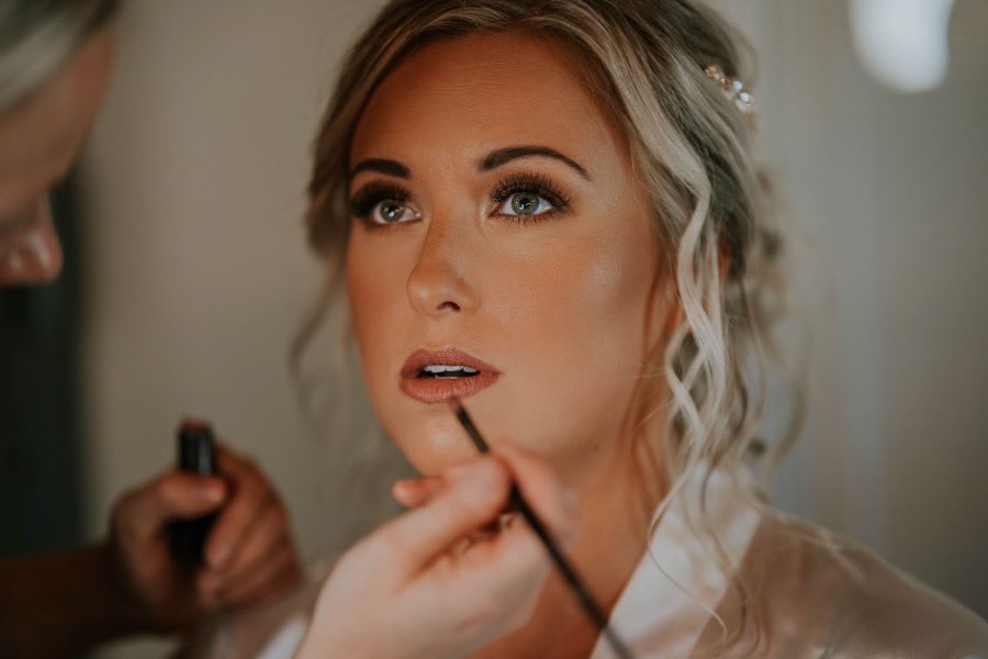 MaddyR_P's tweet photo. I absolutely love my job! I love getting to make my clients feel their absolute best! #makeupbymadisonpelzel #madglamor #bridalmakeup #washingtonmakeupartist #seatlemakeupartist #seattle https://t.co/YRj2cxWJXT