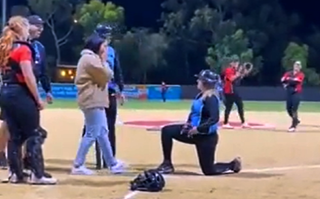 GayDating101's tweet photo. A beautiful same-sex wedding proposal has gone viral on TikTok and Twitter for all the right reasons: https://t.co/scrfzbqTEB #TikTok #LoveWins #LGBTQ https://t.co/JSntj5s7SC
