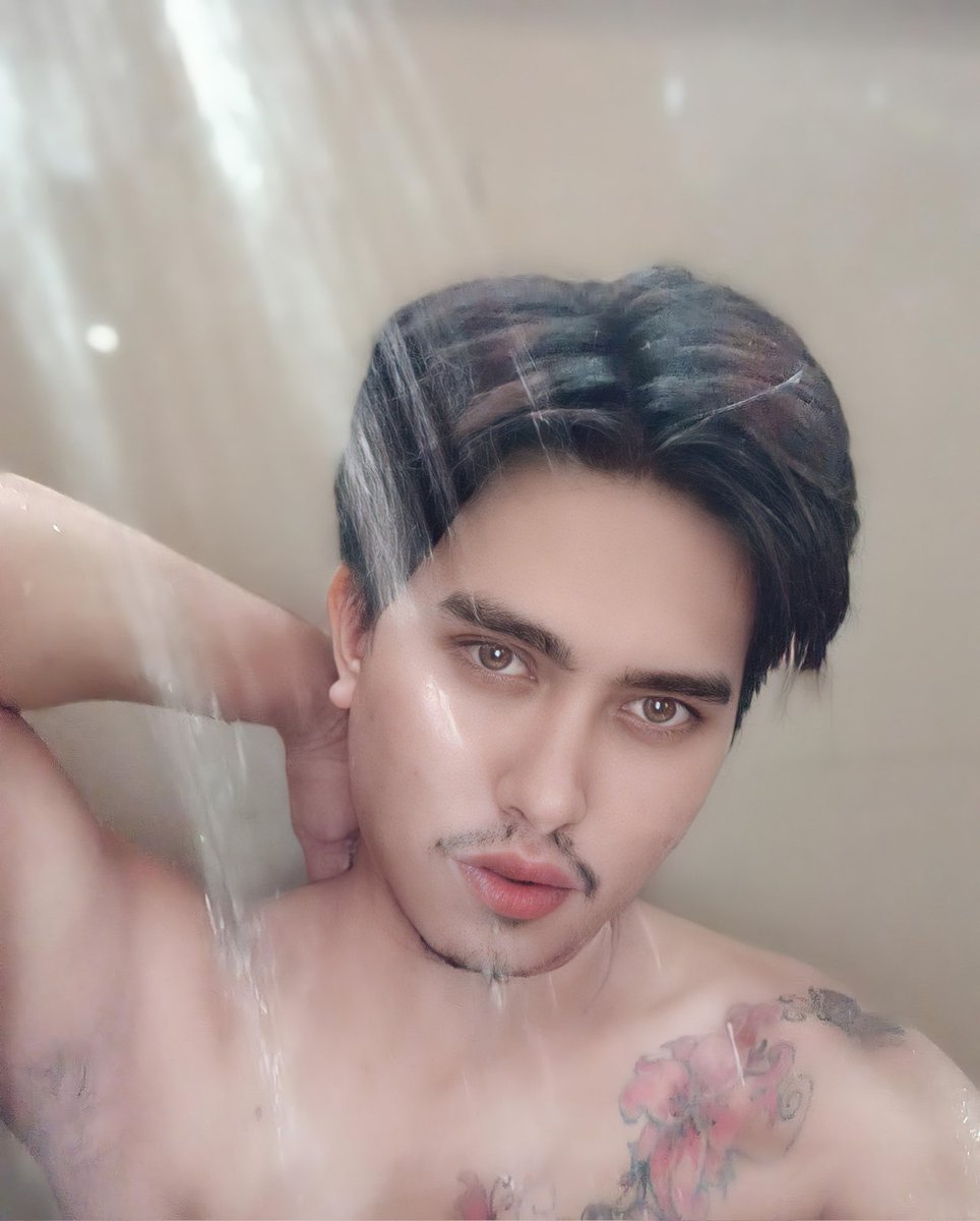 MattheusCedrick's tweet photo. Bat ganun may times na parang nalulungkot ako tho my family naman is there for me. I feel incomplete yung minsan mas gusto ko mapag isa, mag kape, umiyak tatanungin sarili ko anong problema, ano paba yung mga bagay na di ko nagagwa! https://t.co/yGMJu8k1H1