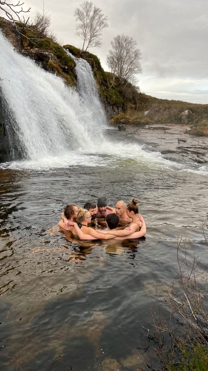 Malau_lol's tweet photo. Ceux qui ont été en contact durant cette offseason avec Nico et moi savent que nous avions comme plan de nous former pendant 2 semaines après avoir
complété notre roster 2022.
Hier marquait le dernier jour de ces 2 semaines de folie au Temple bouddhiste / Wim hof training. https://t.co/tJn9fjRaom