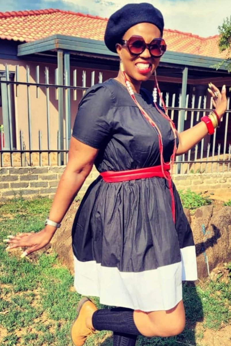 vmvcc_sv's tweet photo. 👑🌹😍
...and the queen of AmaCC™
You can call her the Professor / @profsvtema

#amacc
#tuesdayvibe
#AndJustLikeThat https://t.co/ewghP3nsBV