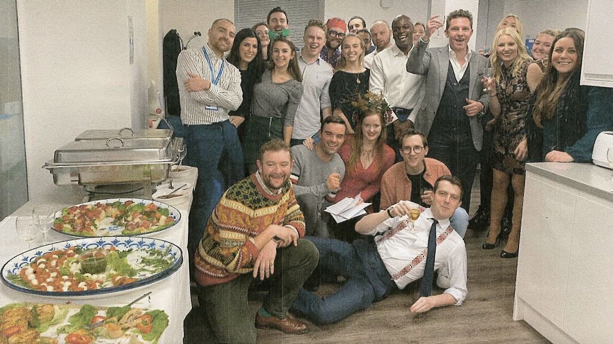 DrRosena's tweet photo. A year ago today, as we braced ourselves for Christmas without families, this is what was happening at Conservative HQ. 

Total disregard for everyone who was following the rules. https://t.co/xah5DIyaxj