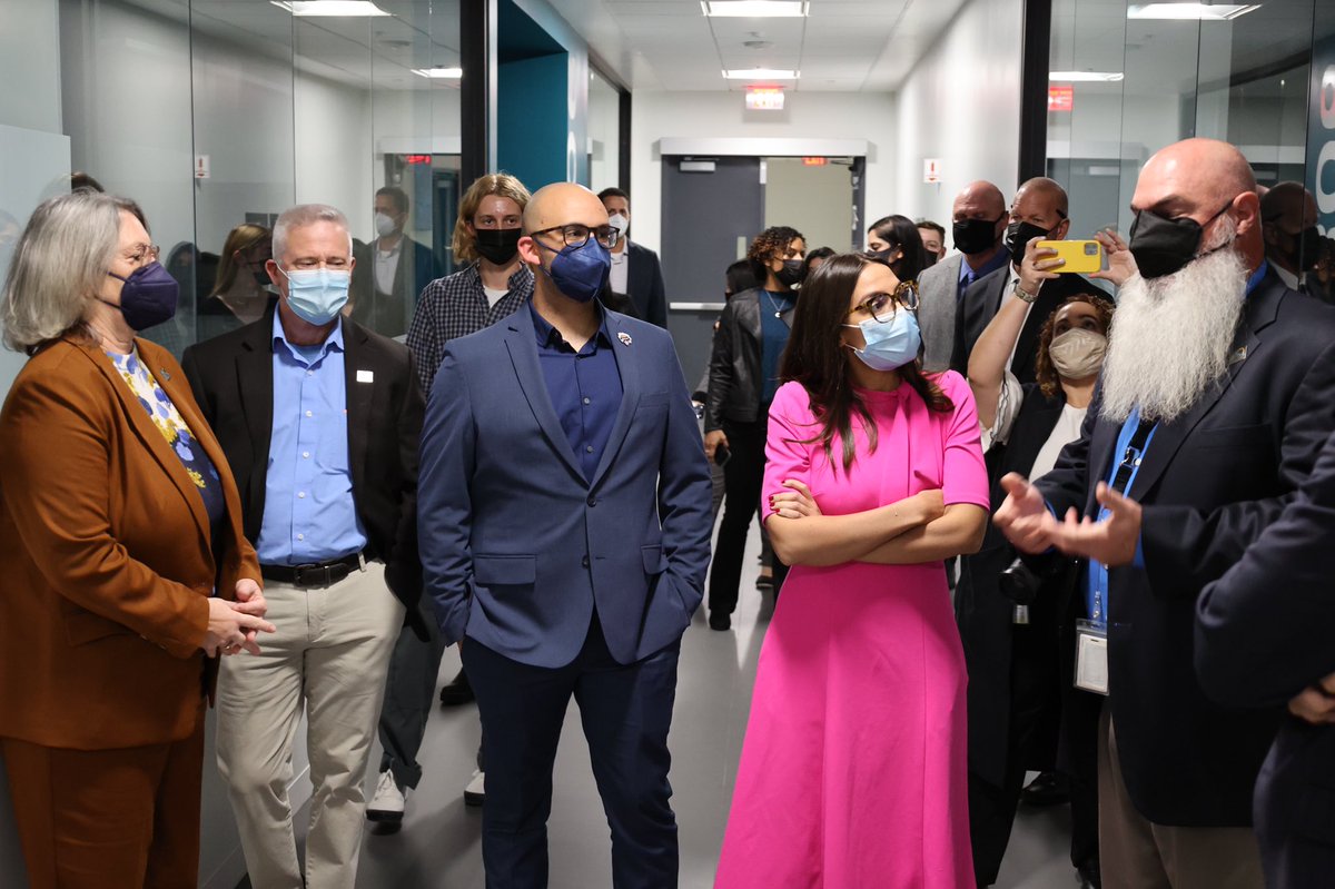 RonaldoFierroCA's tweet photo. Riverside is a national leader in the fight for a more sustainable future — a future where our children can thrive and breathe clean air. 

That is why I was proud to join @RepMarkTakano and @AOC to talk about how Riverside is leading the way in the fight against climate change. https://t.co/tgUbdKqBXX