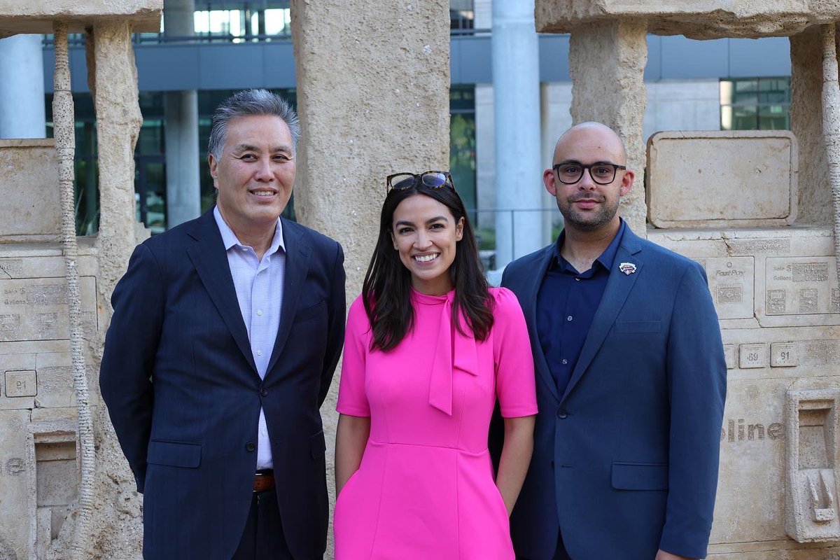 RonaldoFierroCA's tweet photo. Riverside is a national leader in the fight for a more sustainable future — a future where our children can thrive and breathe clean air. 

That is why I was proud to join @RepMarkTakano and @AOC to talk about how Riverside is leading the way in the fight against climate change. https://t.co/tgUbdKqBXX