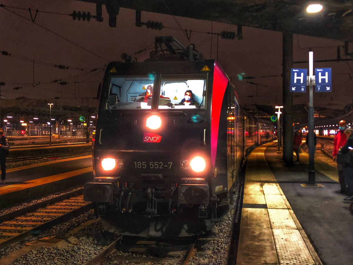 Premier Nightjet Vienne Paris 😍
Avec <a href="/Visual_By_Jo/">Visual_By_Jo</a> <a href="/AstarSagitt/">Astar</a> <a href="/ThomasGameFrYT/">Thomas Game France</a> <a href="/tgvdu45/">Théo</a>