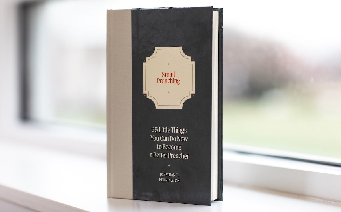 SBTS's tweet photo. As part of today's release of @DrJTPennington's bookstore interview on his writing process, we're giving away THREE copies of "Small Preaching." 

RT for a chance to win!

Video interview: https://t.co/vTYPptyeTb. 

#SouthernEquip #SouthernSeminary https://t.co/gGfOQiSICb