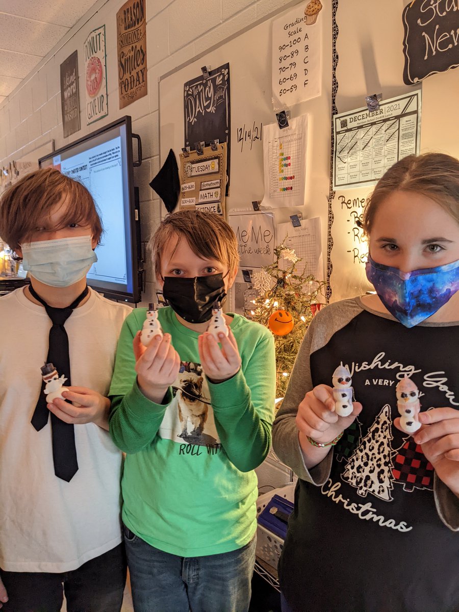HSDHurricanes's tweet image. A few lucky fifth graders were selected to #3ddesign and print snowman ornaments for their Kindle Market. ☃️ Their snowmen will be raffled off to everyone who purchased items during open store hours! @tinkercad  @ff3dprinters 
#edtechforgood #hsd36rocks #everyonecancreate