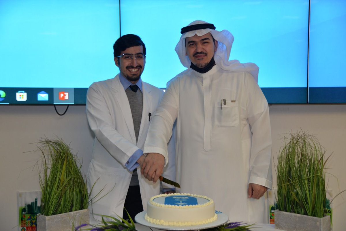 ksu_medicine's tweet photo. حفل تخرج أطباء زمالة التخصص الدقيق بطب العيون لتخصصات الشبكية ،الجلوكوما و القرنية

كما تم تكريم افضل طبيب وافضل طبيب مقيم لعام ٢٠٢١م

و تكريم القائمين على ندوة قسم العيون لعام ٢٠٢١ برئاسة د. هتان الخياري والطاقم الاداري https://t.co/vWGomYoUTv