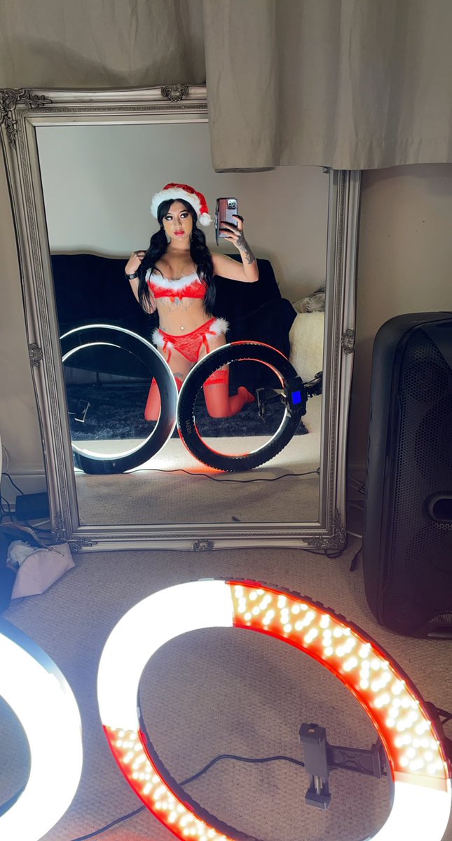 Bengaligoddess's tweet photo. Tonight’s set up https://t.co/TIt9DCpHe7