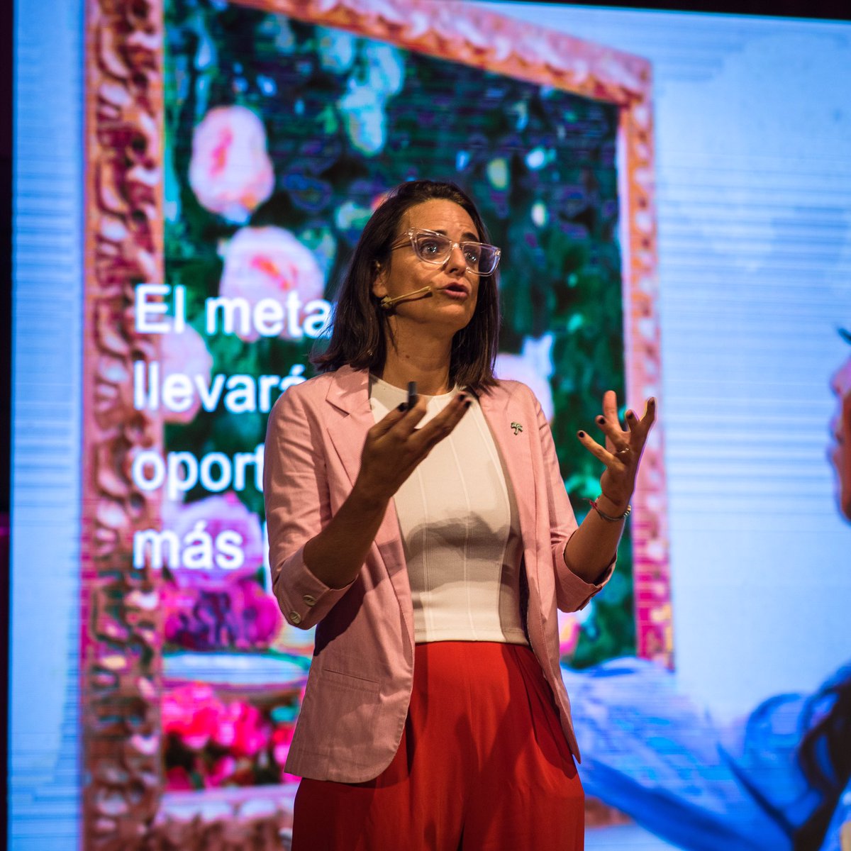 DeepDigitalok's tweet photo. Comenzamos el 4to bloque que trata sobre Metaverso y Gaming junto a Susana Tuli Cipriota, Líder de Alianzas de Productos para América Latina en Meta. #DeepDigital https://t.co/Akz50Nw5XW