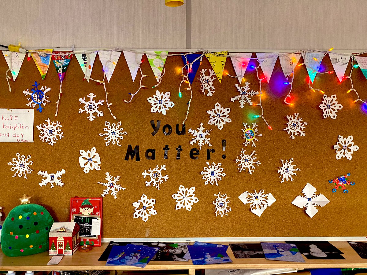 MsRteaches's tweet photo. We are all unique and special, like snowflakes ❄️ in 4/5M @KateSDurdanDSBN! #youmatter #snowflakes #alldifferent #allimportant https://t.co/l2rN1Iedhn