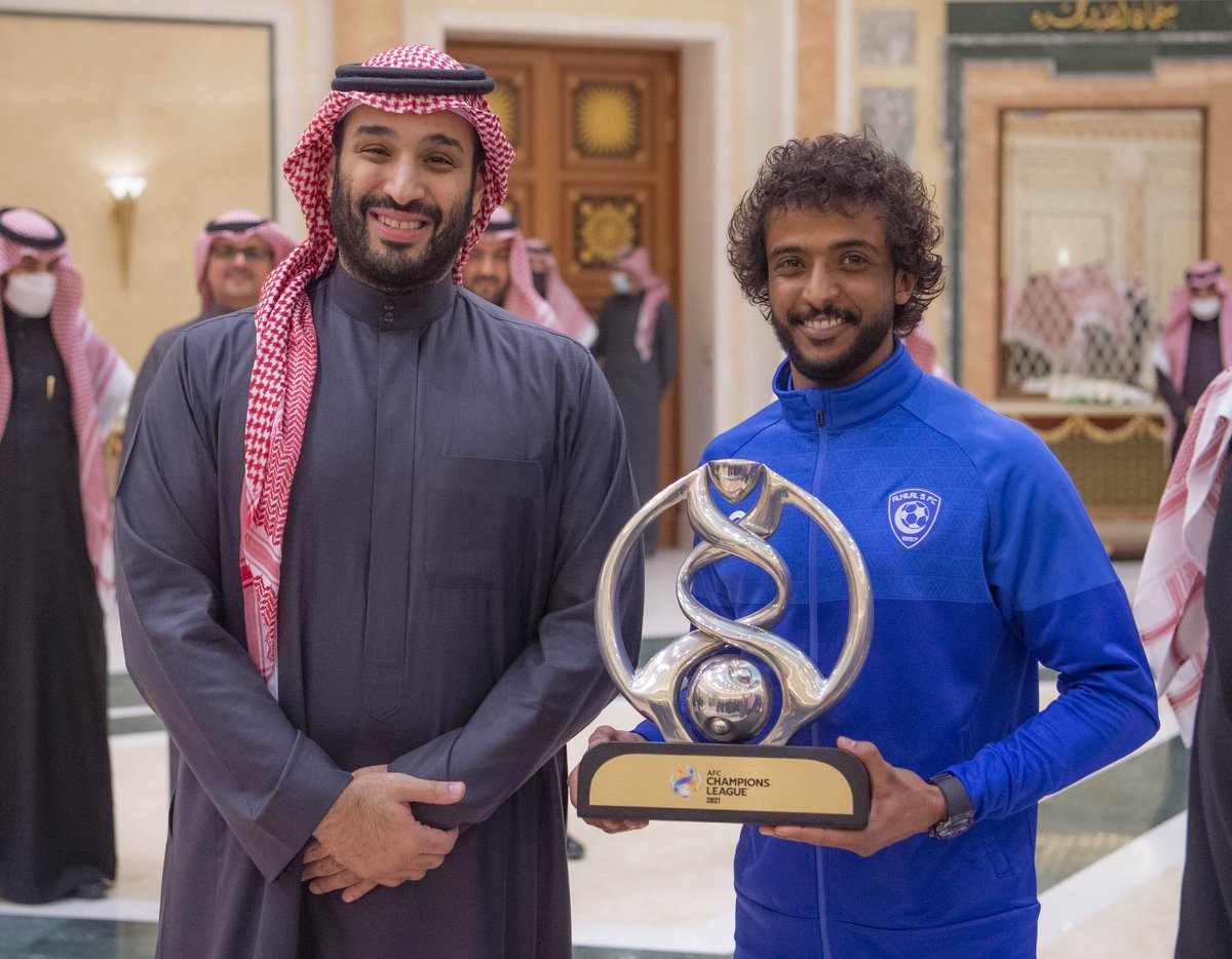 GoalSA's tweet photo. يا زين الطلّة 🤩

أبطـــــــــــال آسيـــا 🏆👏 

الأمير محمد بن سلمان ولي العهد السعودي يستقبل نجوم نادي الهلال 💫

( 📸: @Bandaralgaloud ) https://t.co/vsa1qt0c5g