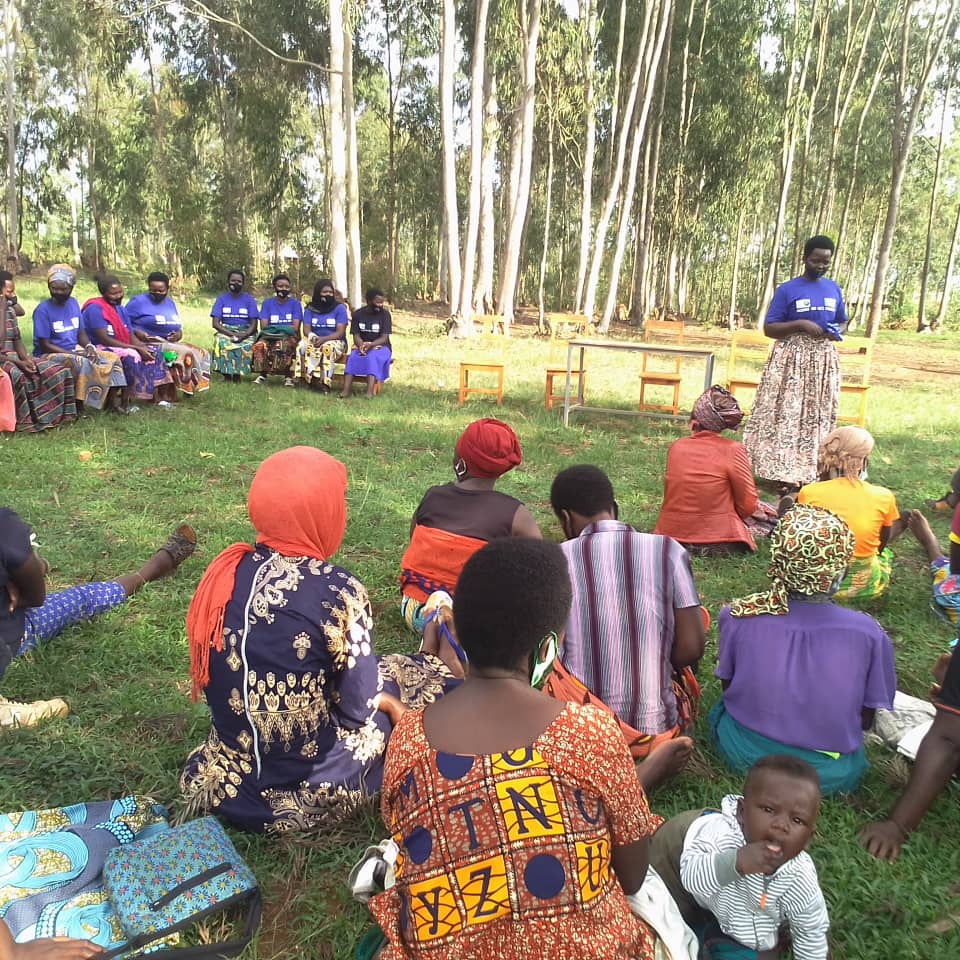 LwdWork's tweet photo. 2day the staff, the #VESEs of @LwdWork including #Aunts and #Eldersisters in #MASENGEMBAHAFI program joined local leaders and community members of Kawangire cell in @Rukara_Sector @KayonzaDistrict in the campaign of protecting the rights for the children #Turengereumwana https://t.co/dhiYMrhLIf