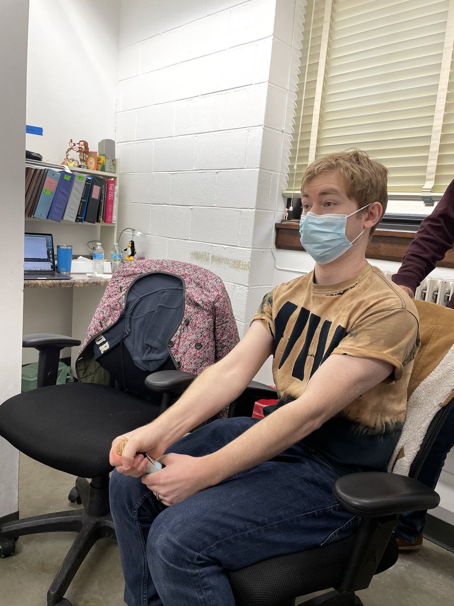 Congrats <a href="/IsaacFisher_/">Isaac Fisher</a> on his F32 award! Surely the first of many 🎉🎉🎉