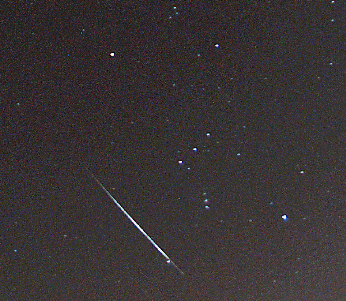 cefalopodo's tweet photo. Geminid meteor inside an @ACTION4CS AZOTEA project picture by Jaime Izquierdo
@AAM_OFICIAL @unicomplutense 
2021/12/14-01:10UT https://t.co/1QHt0d0jli