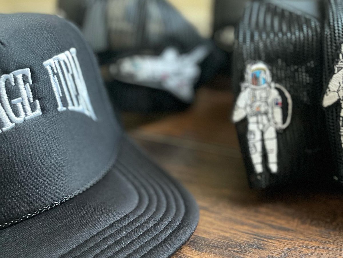 TerryTRose's tweet photo. 🗣 Houston We Have A Problem @VintageFien 🧑🏾‍🚀⭐️ https://t.co/eUfJb06Gii
