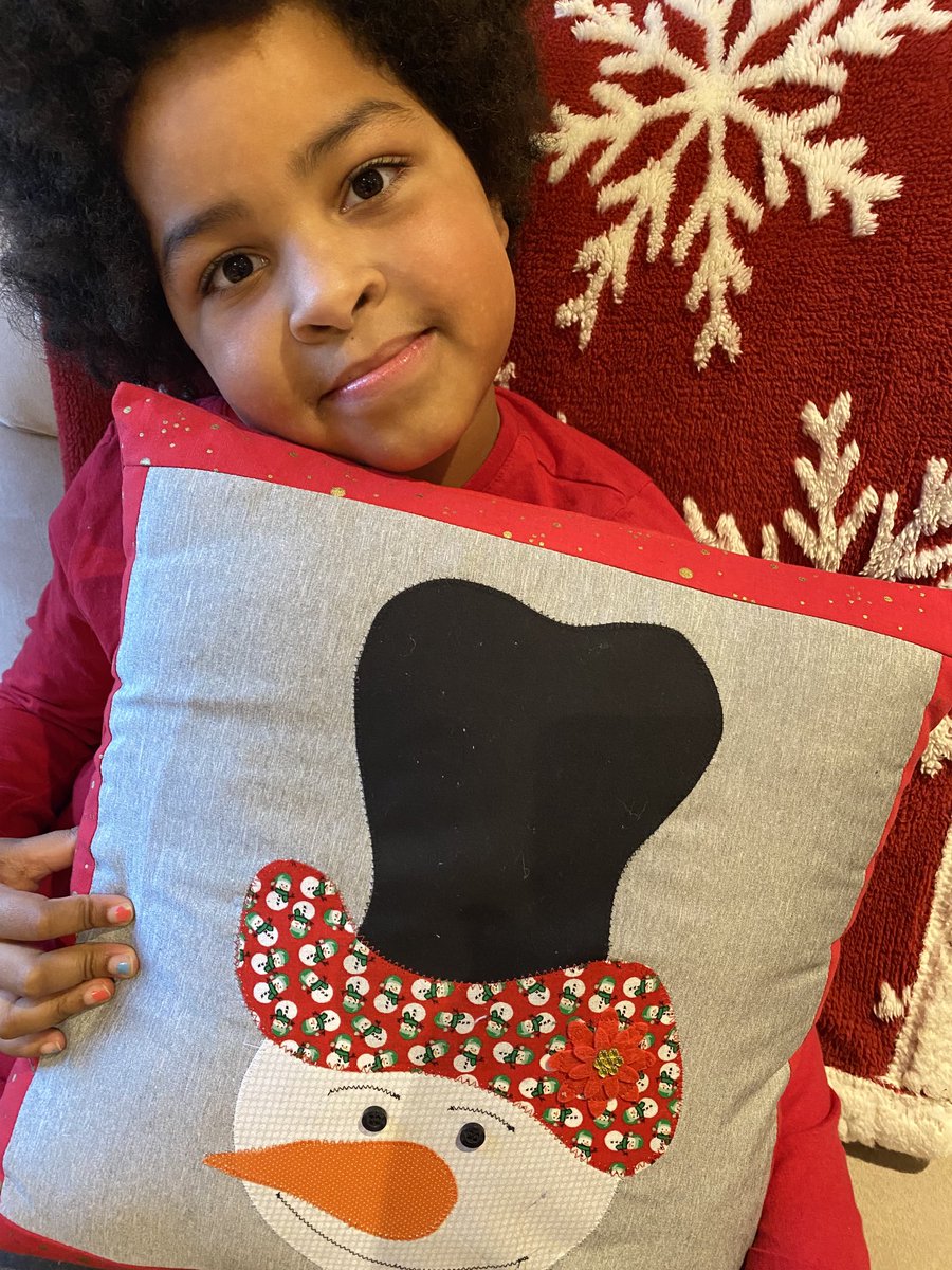 Our daughter was so excited to show us what she won today from ⁦<a href="/StLukeNepean/">St. Luke School (Nepean)</a>⁩ angel tree campaign!  It’s beautiful! ⁦<a href="/MrsSarahS1/">Sarah Sunderland (she/her)</a>⁩