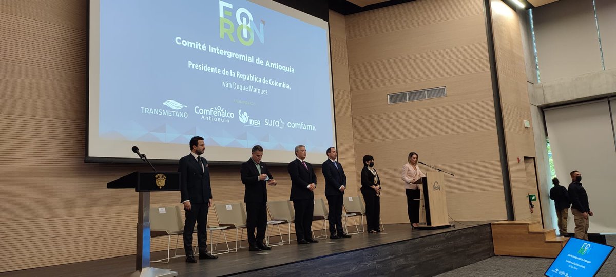 CamaraMedellin's tweet image. A esta hora se realiza FOROIN, una estrategia del Comité Intergremial de Antioquia que busca liderar la agenda estratégica entre los gremios y empresarios con el sector público, cuyo fin es encontrar soluciones a temas estratégicos que impactan al sector empresarial de Antioquia.