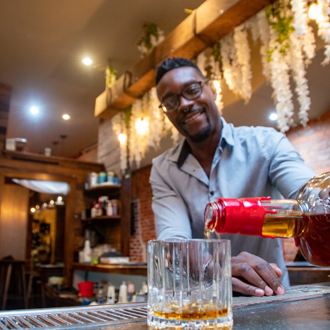 DelBarrioDC's tweet photo. Come join us for Happy Hour every Monday - Friday from 5:00pm - 6:30pm! Let our Head Taqo Edmund serve you a drink, a smile and our $12 Taco Tuesday special where you get  ANY two tacos on our menu and add a classic or spicy Margarita! Don't miss out. https://t.co/odbrvha72d