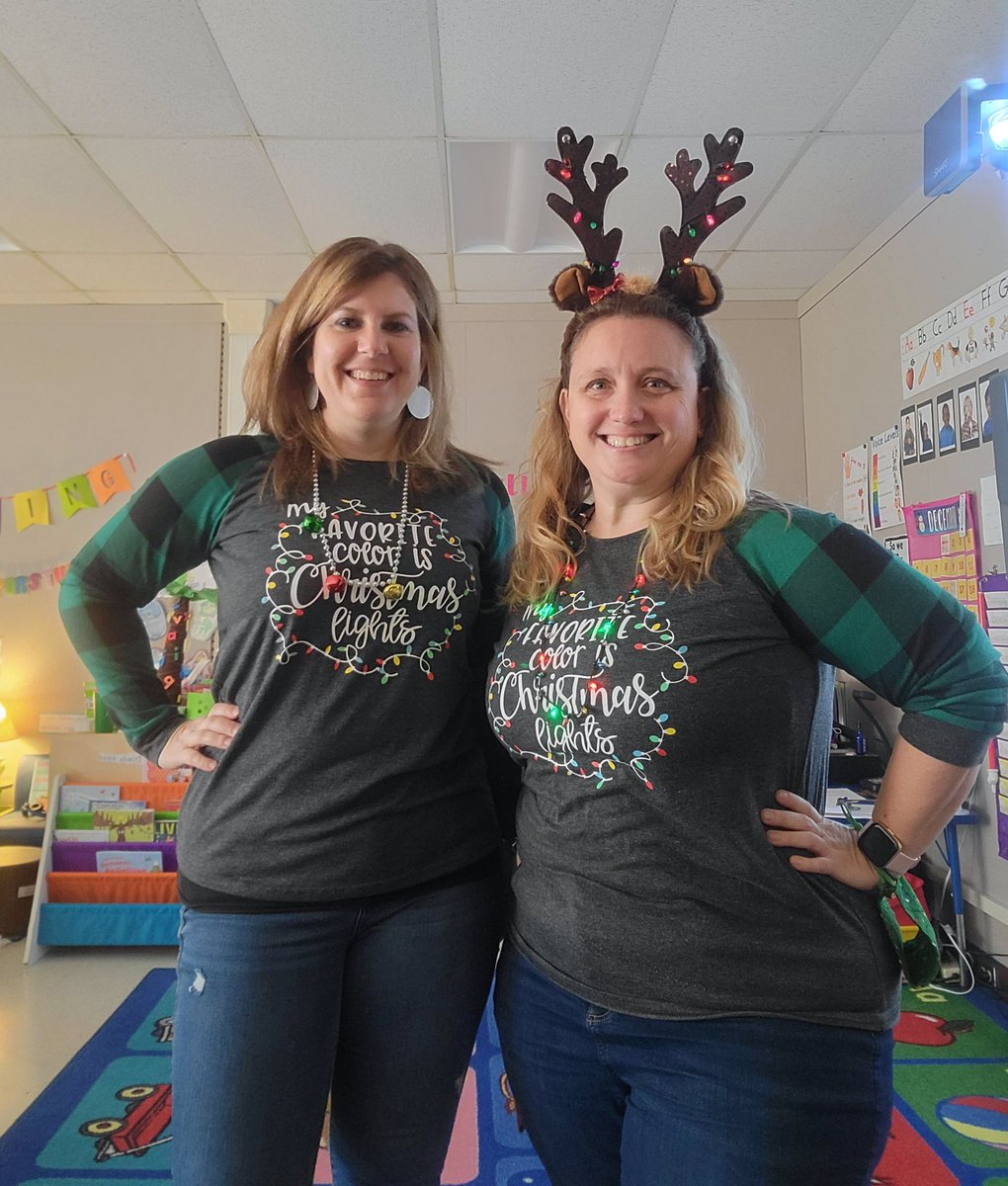 jkravalli's tweet photo. Having lots of fun during our 14 days of Holiday Spirit wear!!!  #spiritsquad #prek #twinning https://t.co/ZUXJ5uWJfW