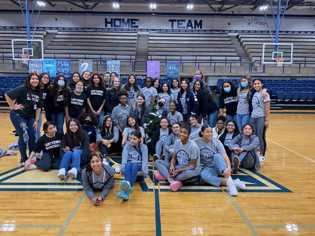 LadyVikingHoops's tweet photo. The strength of a team is each individual member. The strength of each member is the team. @NimitzVikings
#ProjectAdoption #allN
-Phil Jackson https://t.co/zWsNCM799g