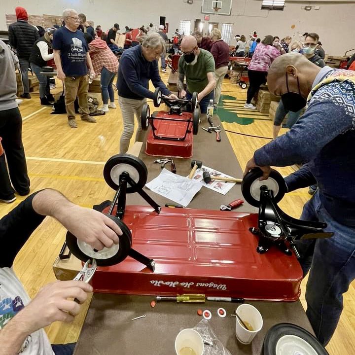 GayForGood's tweet photo. 👏 Bravo to #GayForGood volunteers in Columbus who helped to build 500 #wagons at the Mid Ohio Food Bank’s “Wagons, Ho, Ho, Ho” event. These wagons will be filled with food and distributed to people in need. #volunteeringwithoride #lgbtqvolunteers @ILoveGayOhio https://t.co/KAGEac9spF