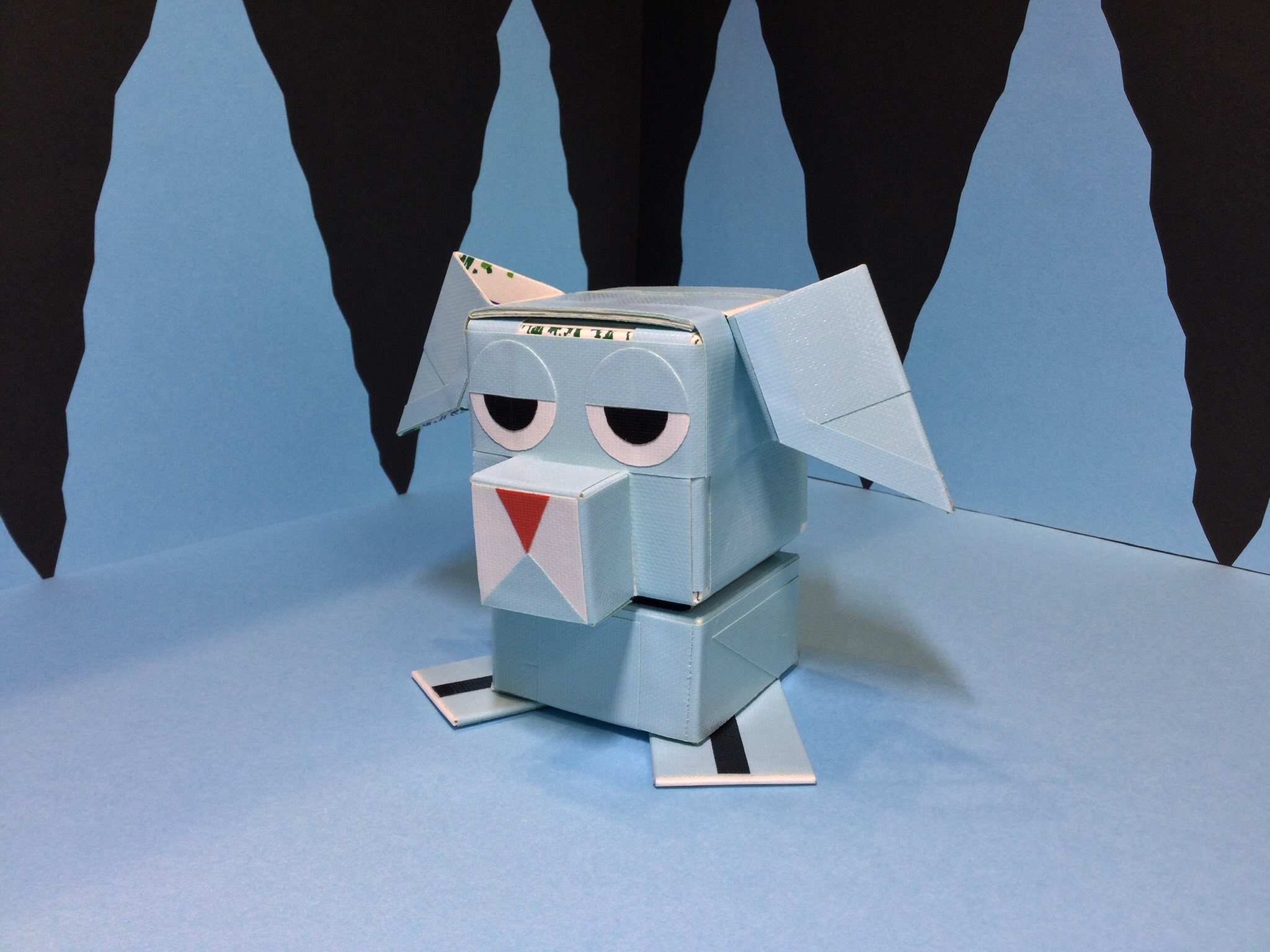 タックミン ブルブルドック 種族モンスター タイプ 氷 犬 型のスタモン いつも寒がりなブルドックのスタモン 氷タイプなのに寒さにブルブル震えてる鼻が赤いのは風邪をひいてるわけじゃ無い 工作 図工 スタモンロックミン ブルブルドック