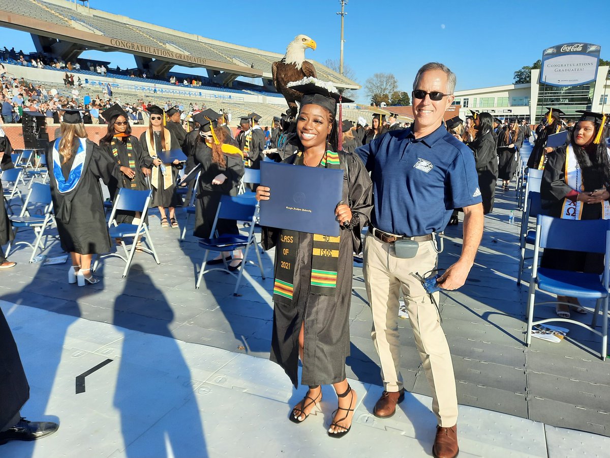 GeorgiaSouthern's tweet photo. Congratulations #GSGrad21! 🦅🎓 https://t.co/pbfvST093l