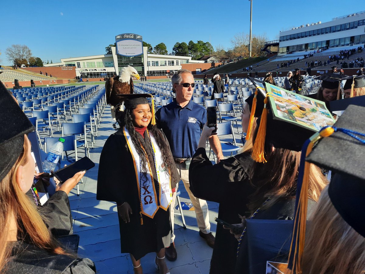 GeorgiaSouthern's tweet photo. Congratulations #GSGrad21! 🦅🎓 https://t.co/pbfvST093l