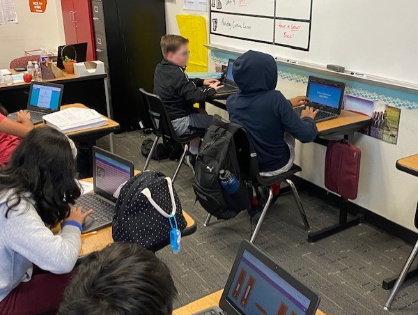 HistoryandTech's tweet photo. Another blended review day at Trent.  This time 6th grade World Cultures had students in 4 different stations.  They hit every type of learner and prepared them for the upcoming test.  @Trent_Principal @Kayla_Glowacki https://t.co/o8gpgzEMax