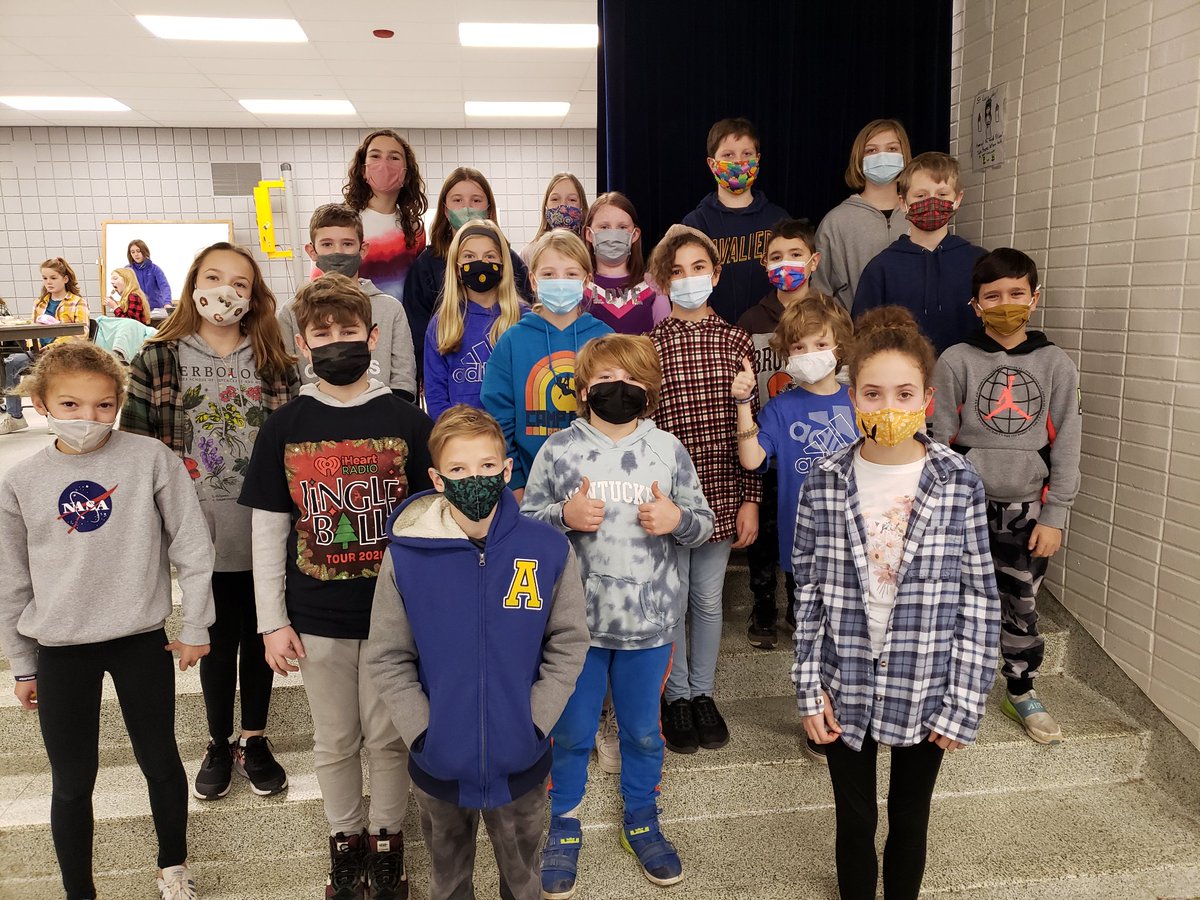 JeffMorris_1734's tweet photo. We proudly present our 5th grade EW Excellence Award winners for the First Trimester! These outstanding individuals will lead us into 2022 and beyond! Congratulations! #EWPride https://t.co/s2eZOBs1WQ