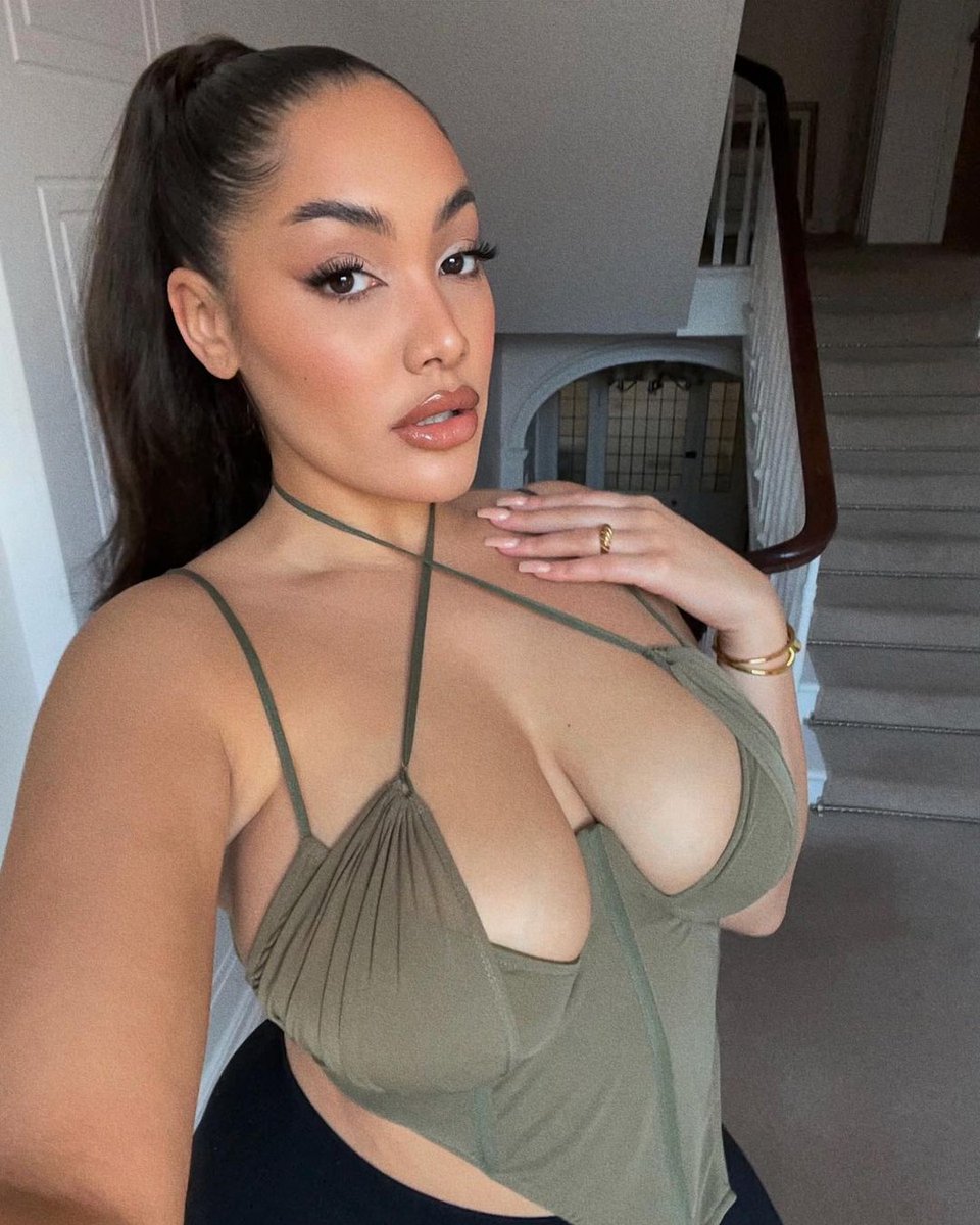 CityCuties's tweet photo. 😍 parisxhk
#thicklife #beautifullady #beautifulwoman #beauty #boobsfordays #curvygirl #sexyness #tïts #prettyface #titsout #bigboobsforlife #boobsweat #titsfordays #titsandass #boobsandbooty #thickthighssavelives #thickandcurvy #boobiesonfleek #thickums #issasnack #thirsttrap https://t.co/k7Gakq2hWv