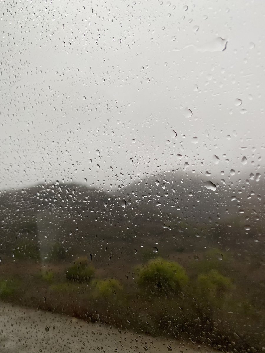 NotScotish's tweet photo. Holy cow, I'm getting home from school today and the rain here in Cali is MASSIVE https://t.co/ZRJ4pizoL2