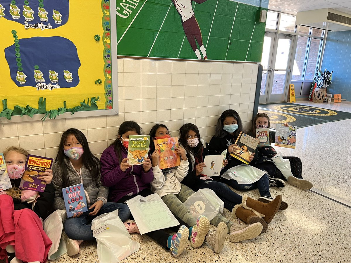 <a href="/GuilfordEle/">Guilford Elementary School</a> has been busy giving out 📚 this week. Students had the opportunity to go book shopping for their favorite books. Thank you <a href="/LJSprowls/">Lauren Sprowls</a> ❤️#gatorsdeservit22