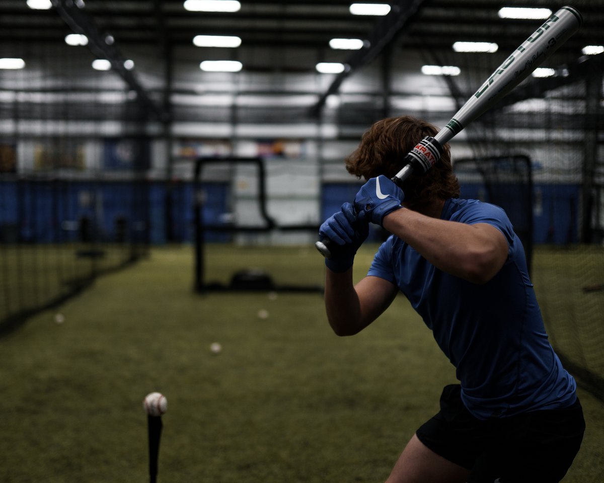 Krato_Sports's tweet photo. If you want to increase your hand speed, bat head speed, exit velo, and power all while improving your mechanics, the Krato Bat Weight is what you need.  As an added bonus, you can use it on your own bat and you can hit live with it. #UnleashThePower https://t.co/GoyajnxIvu https://t.co/PP7ZuY7Bh7