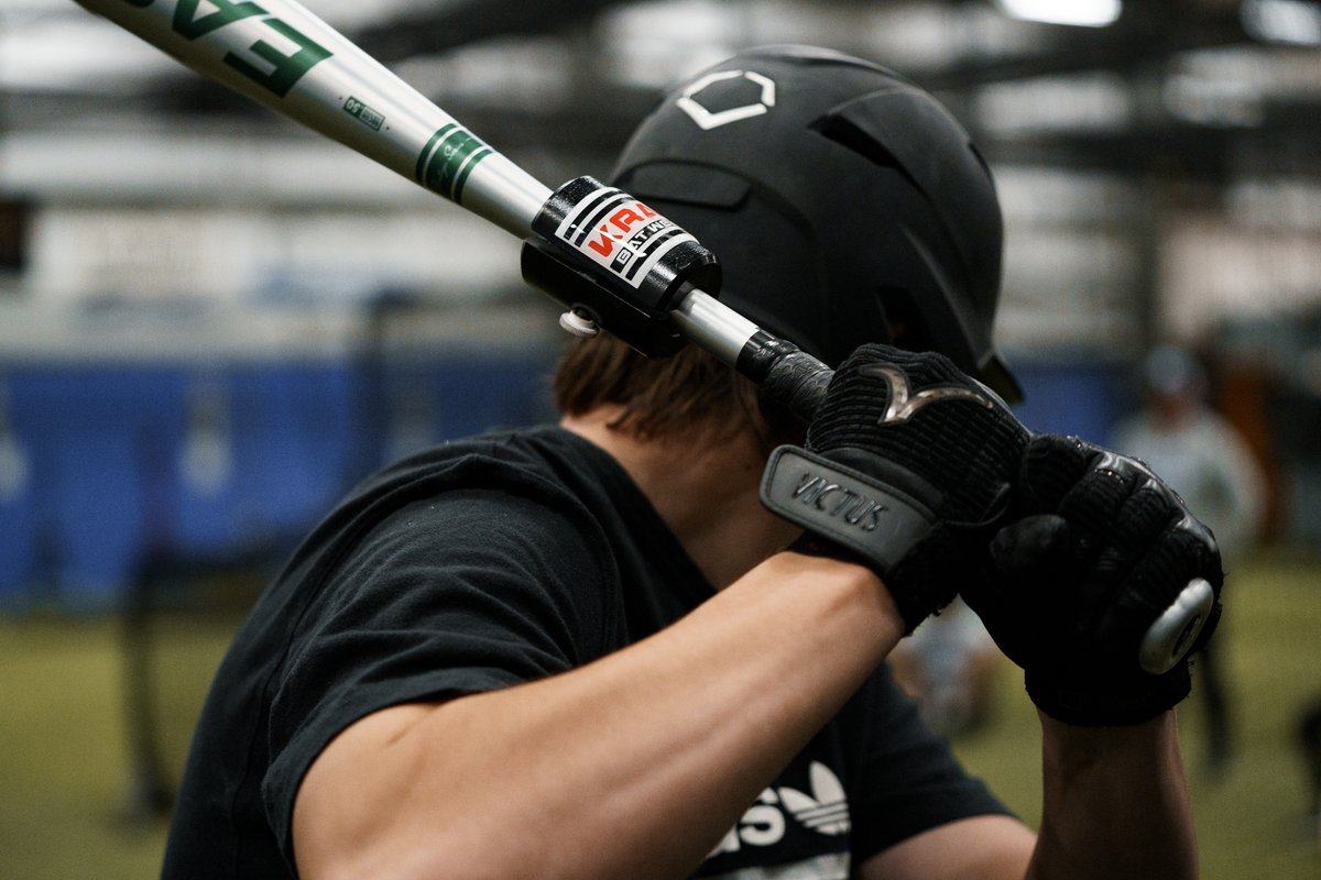 Krato_Sports's tweet photo. If you want to increase your hand speed, bat head speed, exit velo, and power all while improving your mechanics, the Krato Bat Weight is what you need.  As an added bonus, you can use it on your own bat and you can hit live with it. #UnleashThePower https://t.co/GoyajnxIvu https://t.co/PP7ZuY7Bh7