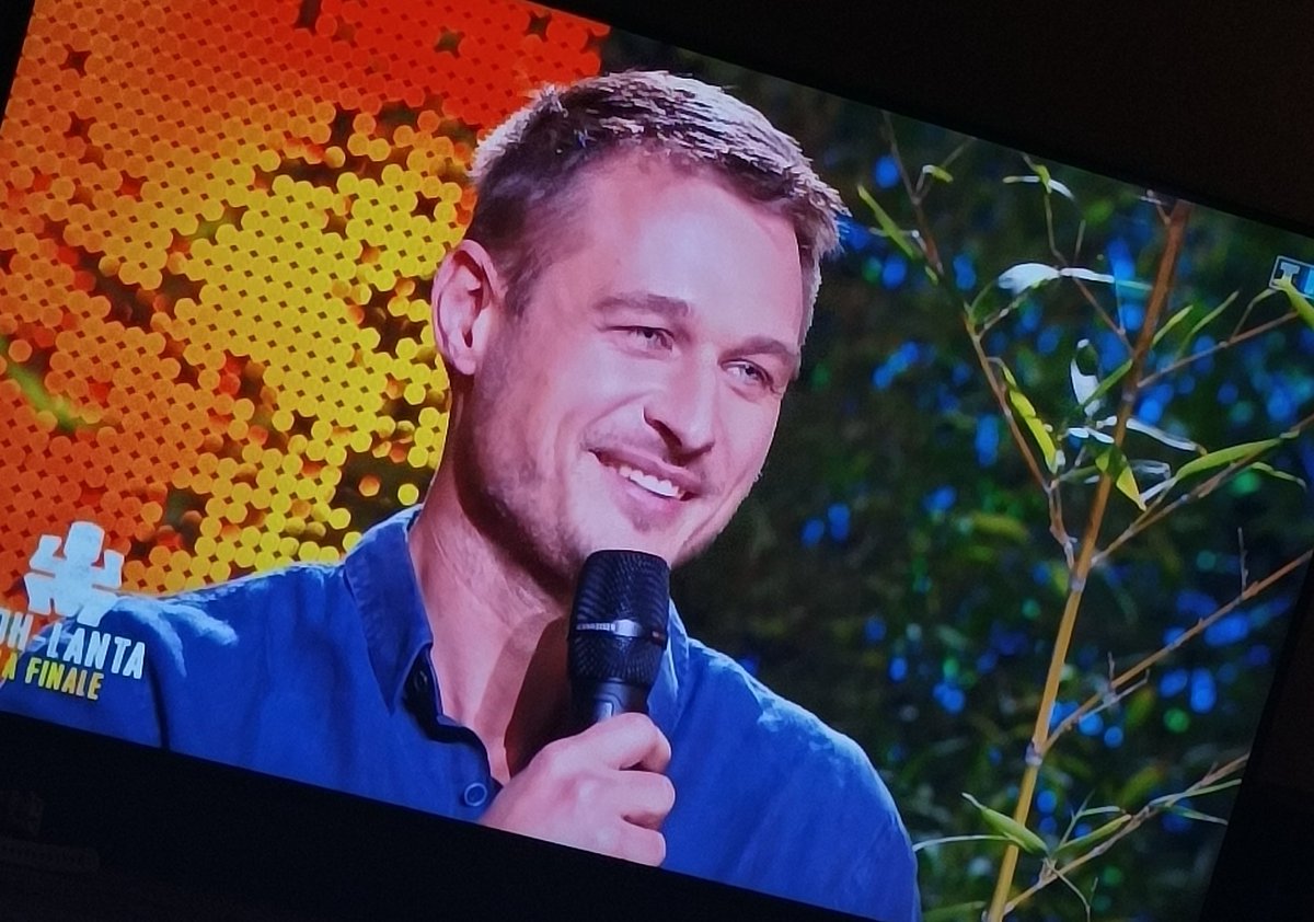 Riffraff621's tweet photo. #KohLanta2021 #KohLanta #KohLantaLaLégende 
Freddy:
- Mon épaule ça va beaucoup mieux, j'ai aucune séquelle, du coup je vais me faire opérer https://t.co/vsvdE39GvL