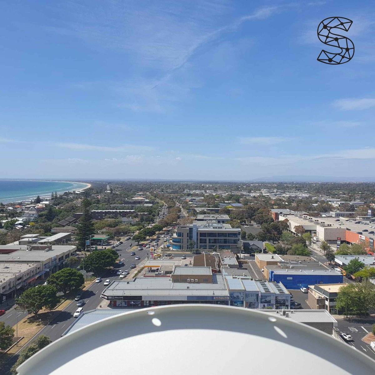 The team are squeezing in another new transmission site before the end of the year 📡

Can you guess where they're building today? The 🌊 might give it away 😜

#fixedwireless #infrastructure #businessinternet #melbourne #notnbn