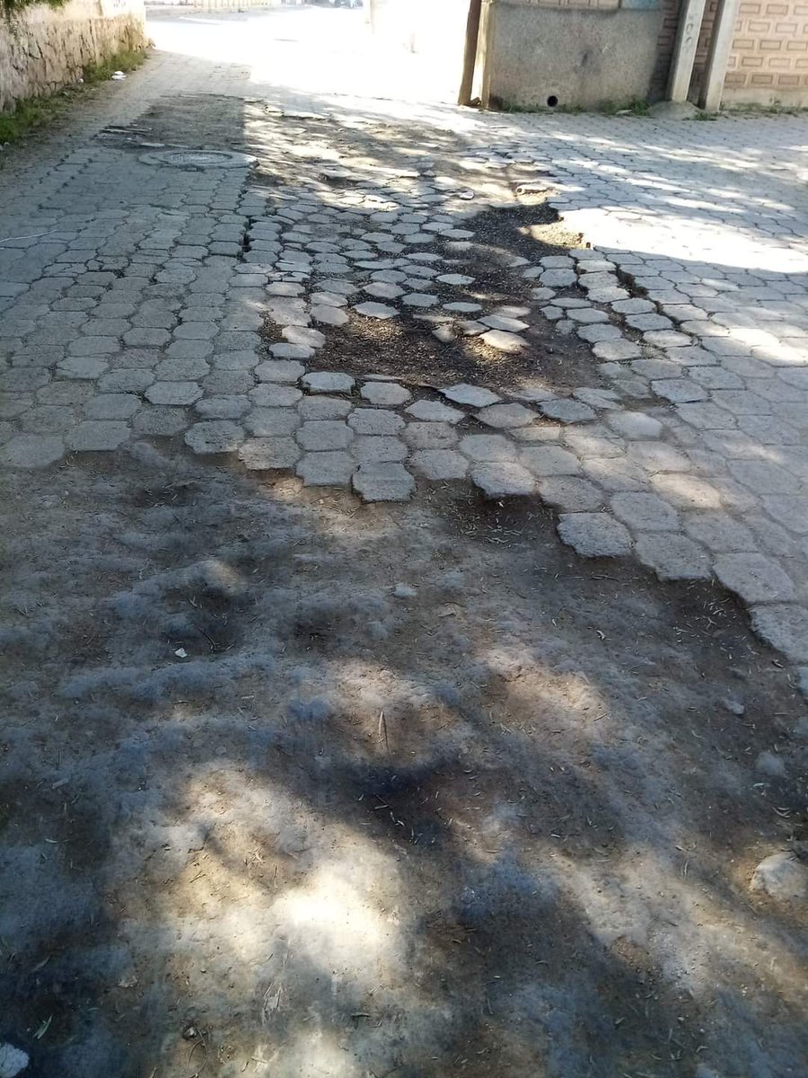 jonNavarrin's tweet photo. Es triste ver la falta de trabajo de este gobierno en Coacalco por dónde transitan nuestras familias le pedimos ayuda señor gobernador @alfredodelmazo @ErnestoNemer #CoacalcoSinServiciosPorPagarMagistrados https://t.co/Ju1D9LkVsC